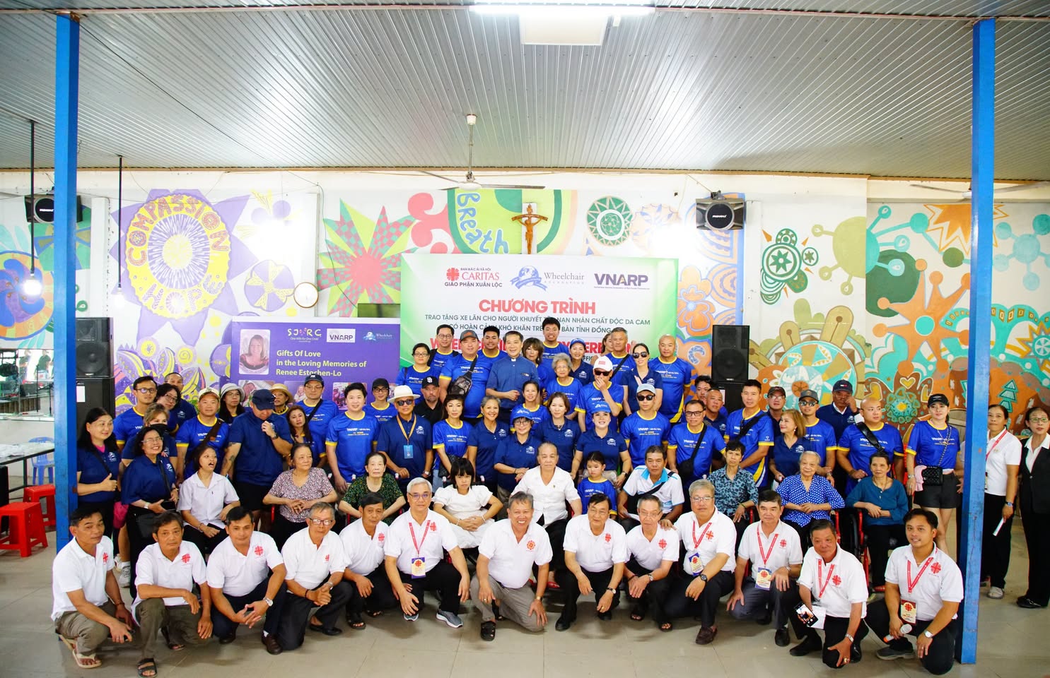 CARITAS XUÂN LỘC, CÙNG CÁC TỔ CHỨC WEELCHAIR VÀ VNARP TRAO TẶNG XE LĂN CHO NGƯỜI KHUYẾT TẬT TẠI ĐỒNG NAI